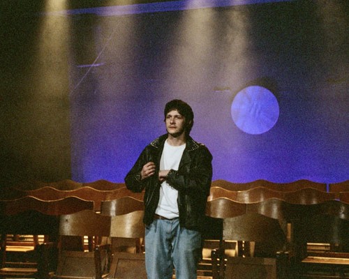 Трагикомедия на краю города: история о тех, кто искал себя в лихие 90-е.