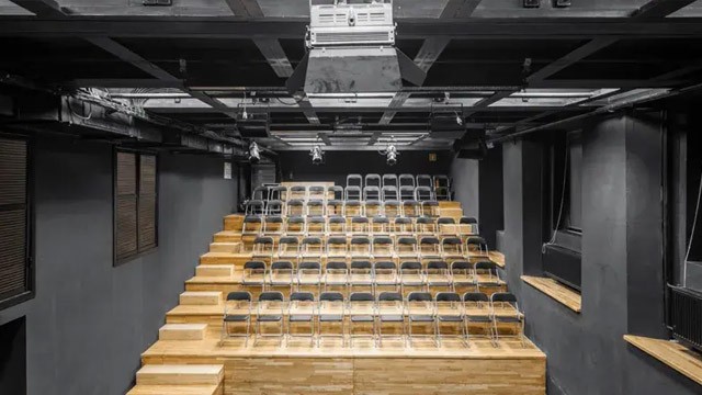 Интерьер театрального пространства «Внутри»